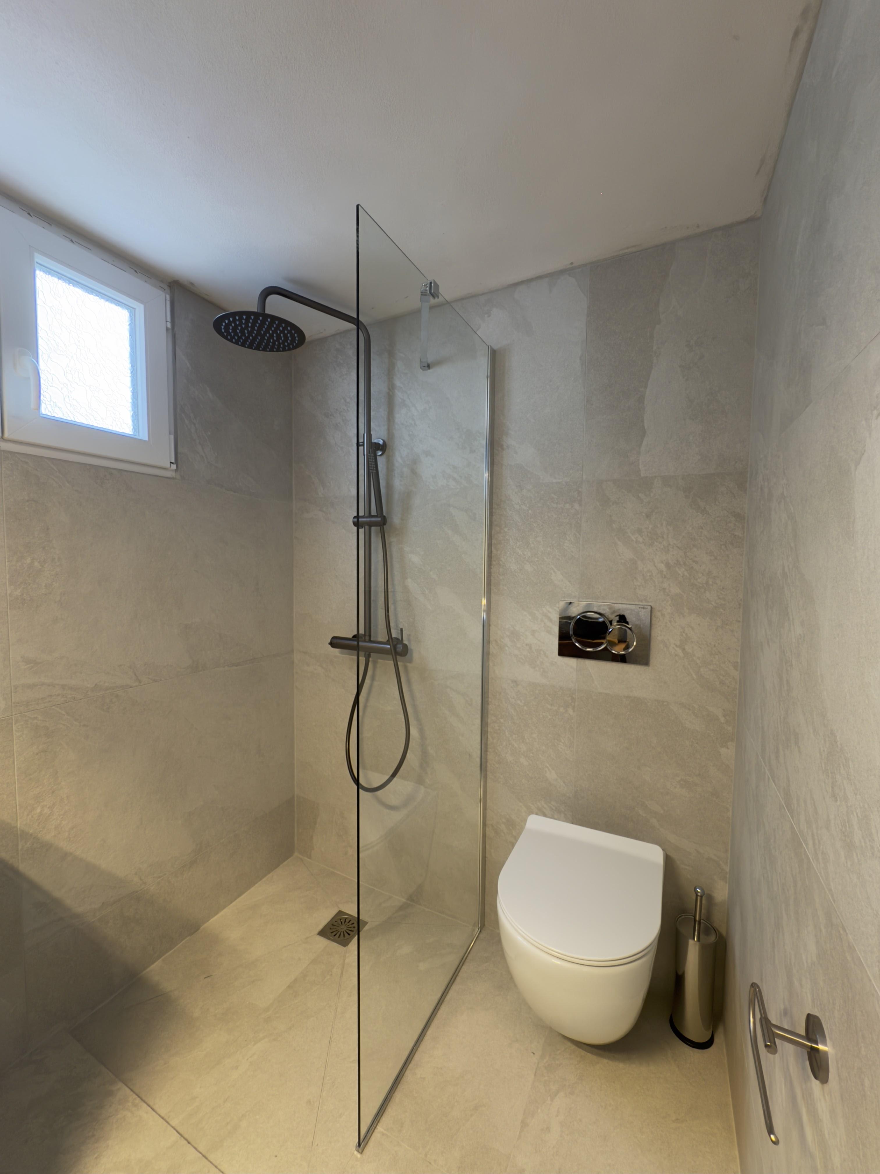 Bathroom 2 — Yiayia's Place Folegandros