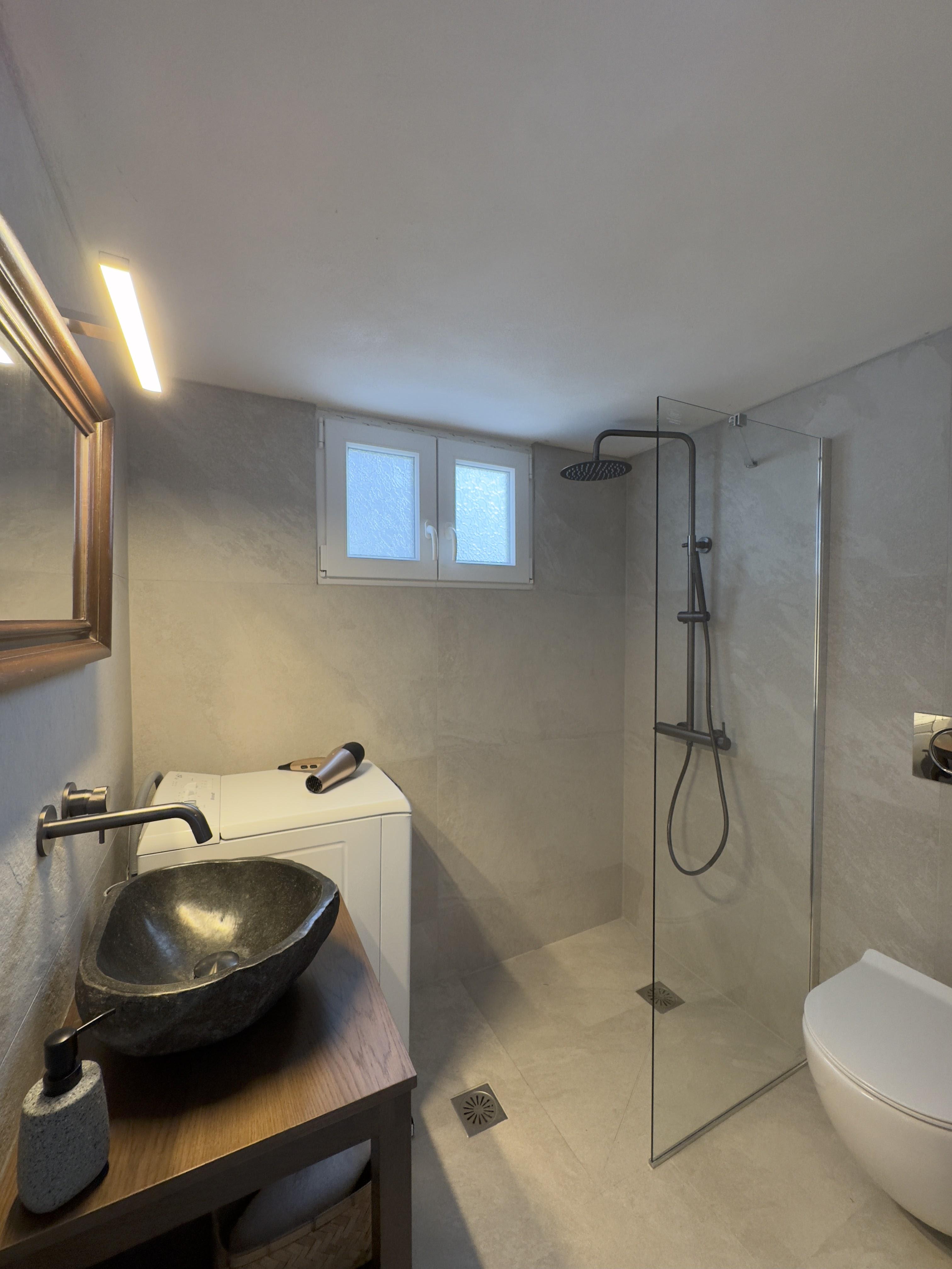 Bathroom 3 — Yiayia's Place Folegandros