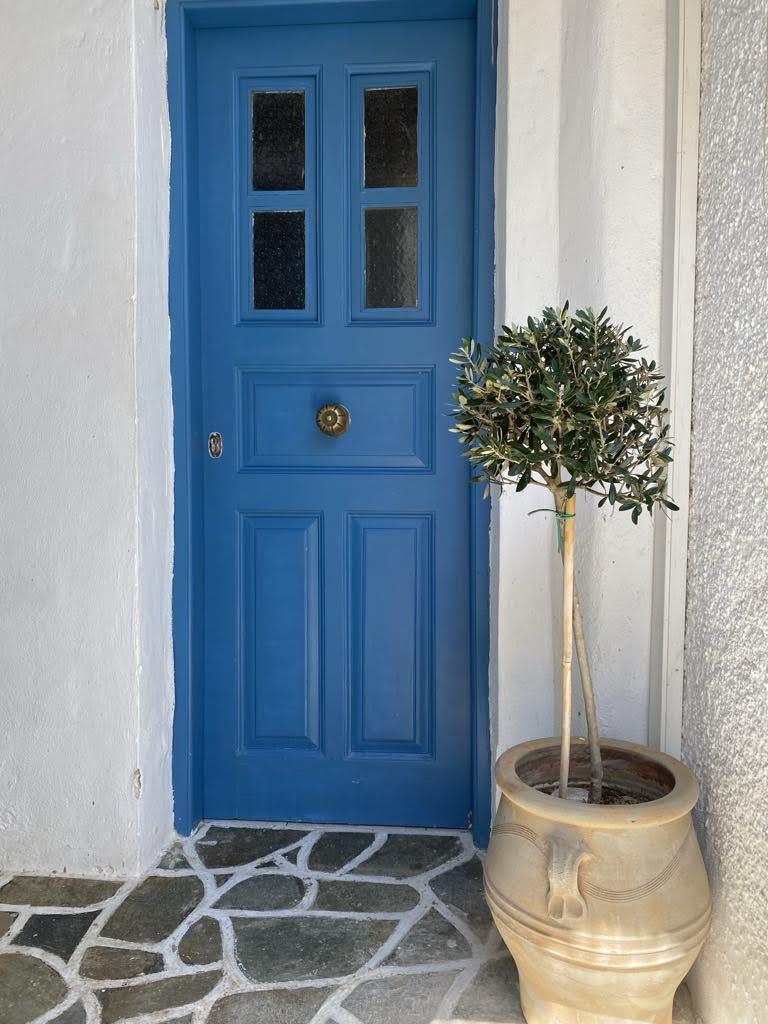 Outdoor areas 4 — Yiayia's Place Folegandros