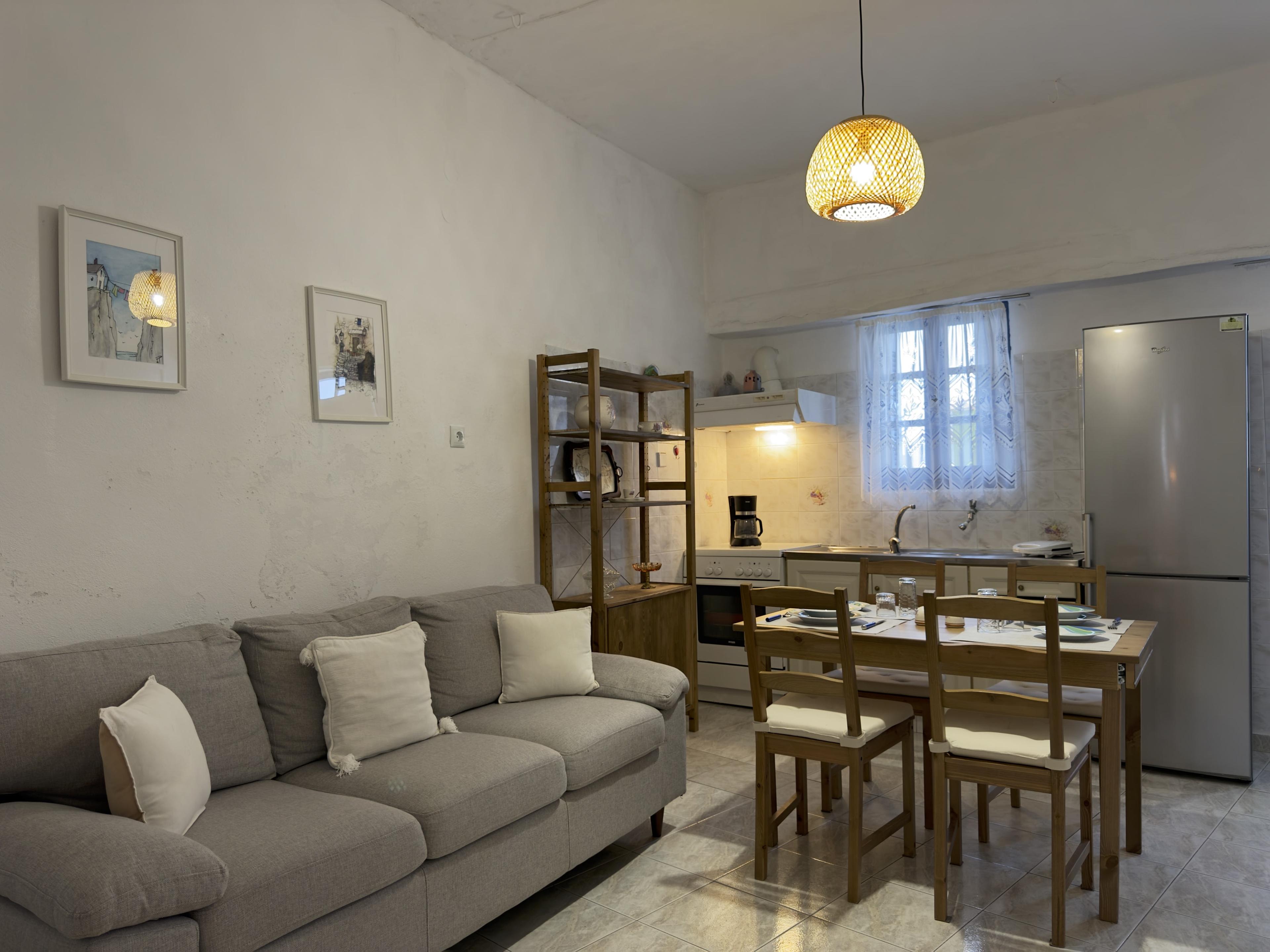 Dining room 1 — Yiayia's Place Folegandros
