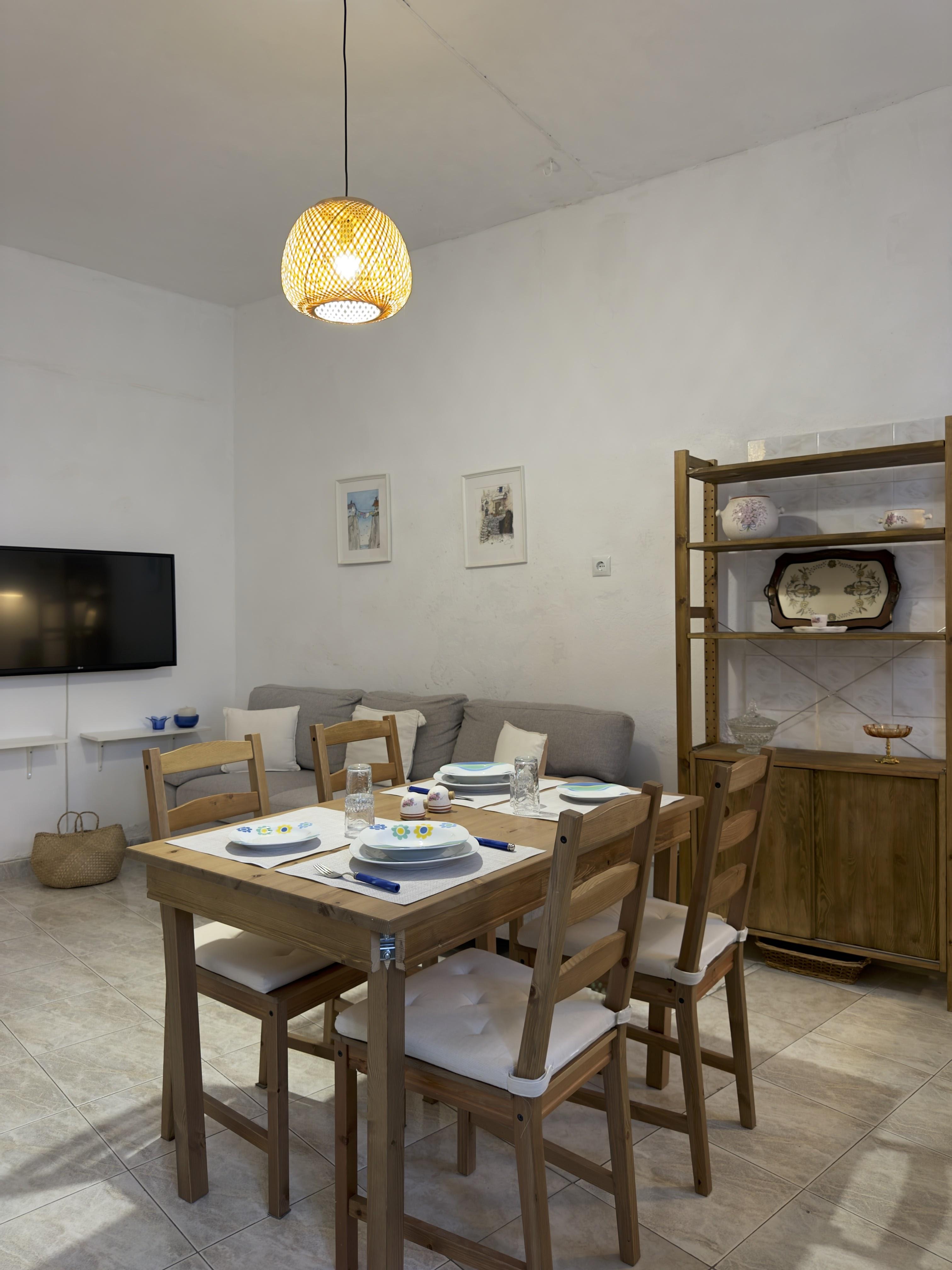 Dining room 2 — Yiayia's Place Folegandros