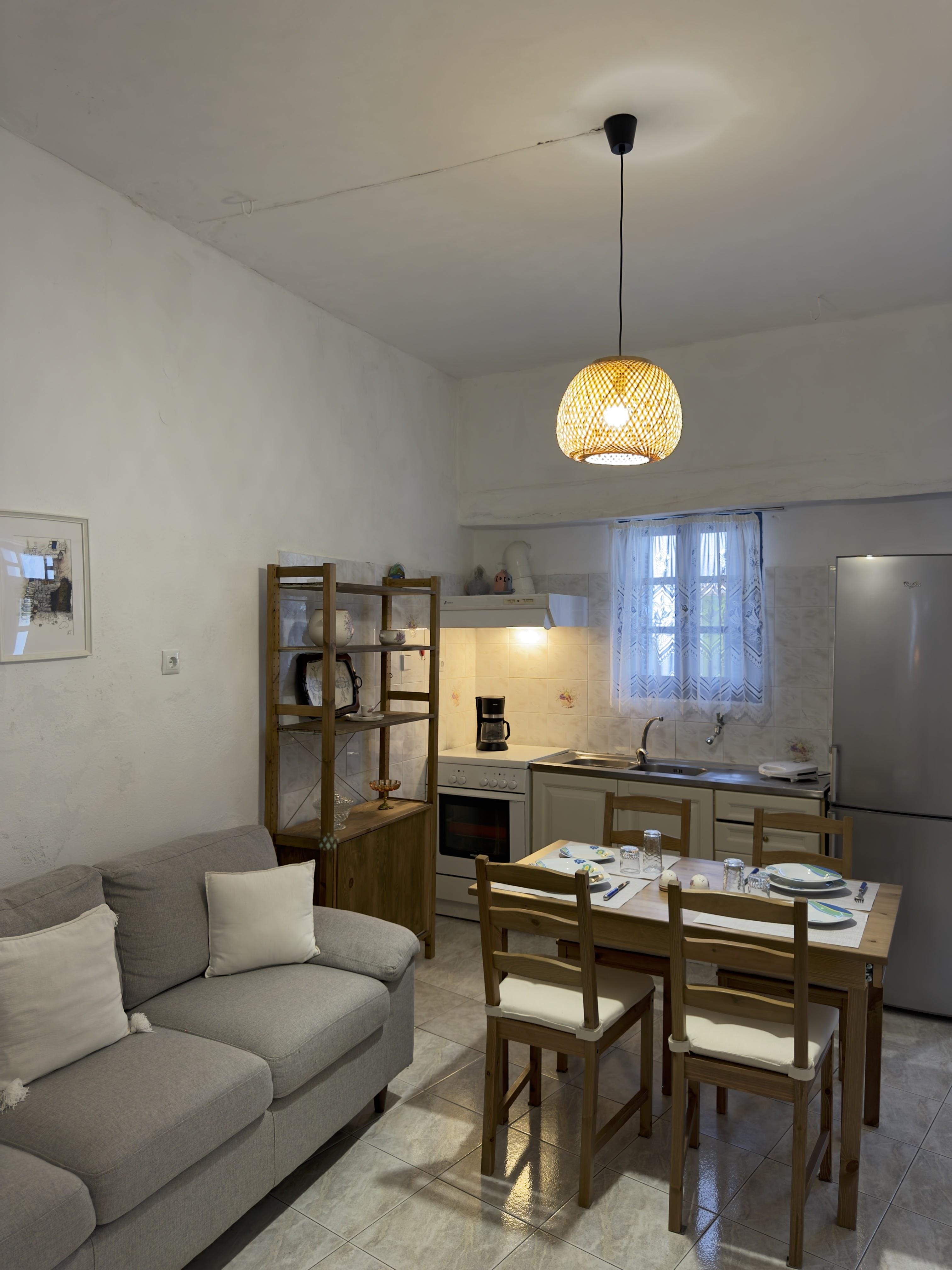 Dining room 8 — Yiayia's Place Folegandros