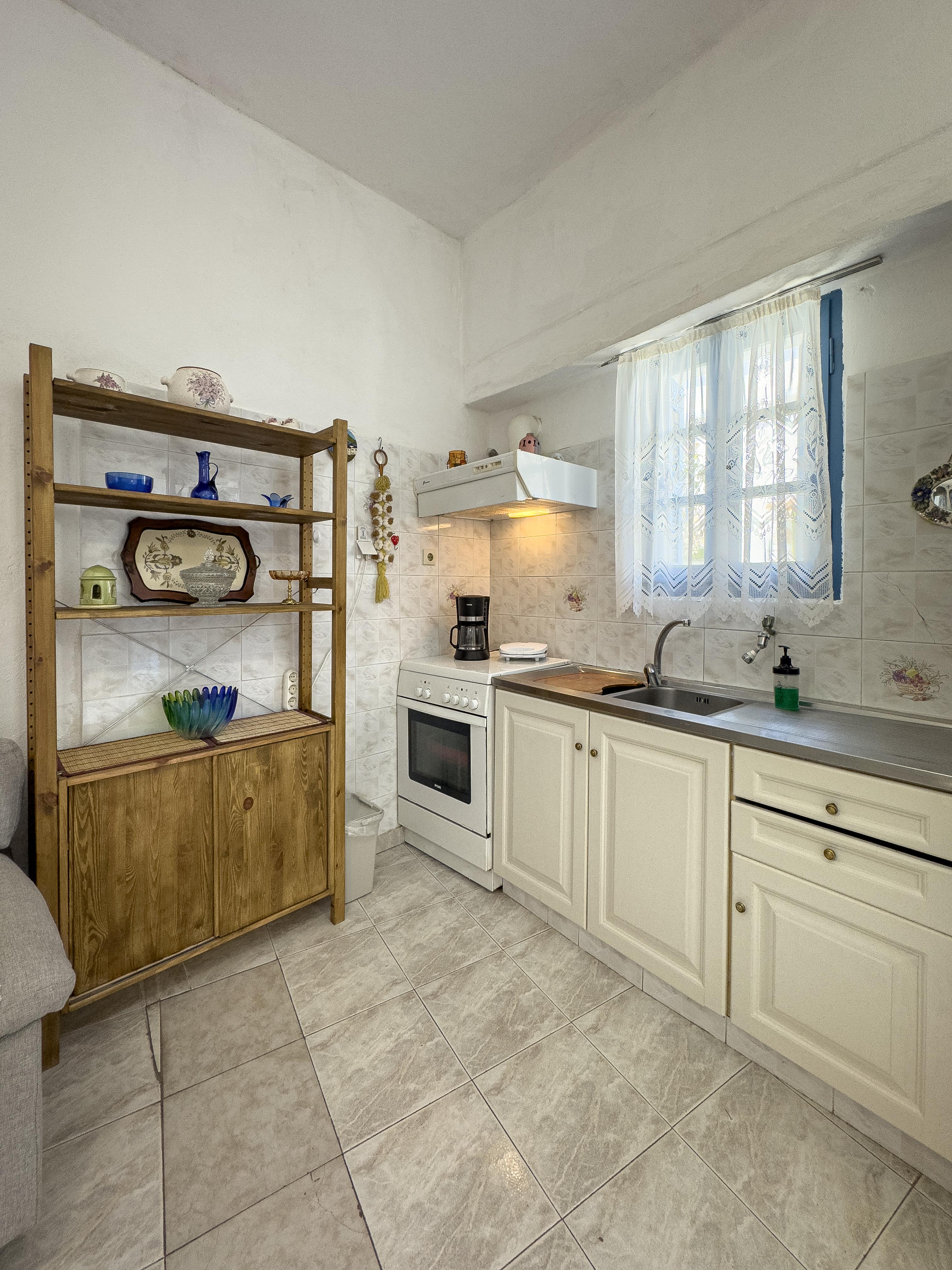 Dining room 9 — Yiayia's Place Folegandros